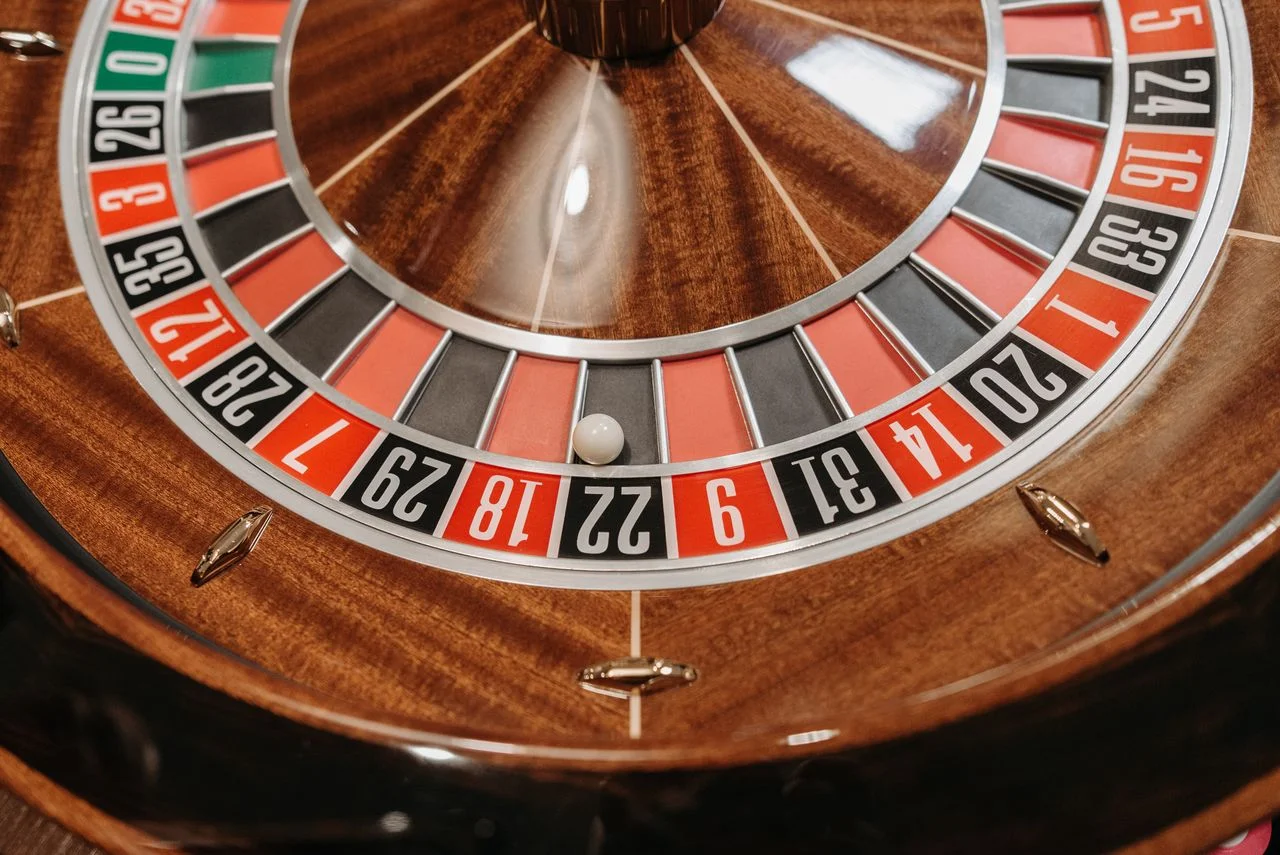 So sánh hiệu suất vận hành và cơ chế bảo mật các sảnh game